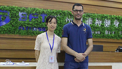 时隔五年卡塔尔客户再次来榴莲视频免费采购健身器材